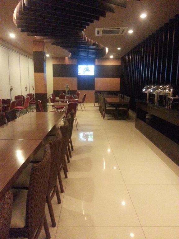 Hotel Matos จายาปุระ ภายนอก รูปภาพ